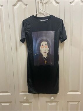Black Graphic T-Shirt Dress with Portrait Print
